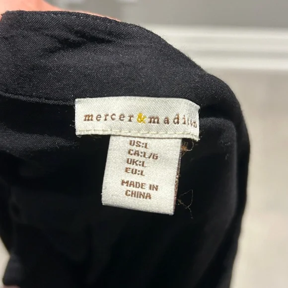 Mercer & Madison Elegant Black Top - Picture 4 of 5